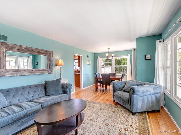 4th image of 5618 Barclay Ave