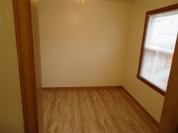 4th image of 736 1st Ave S