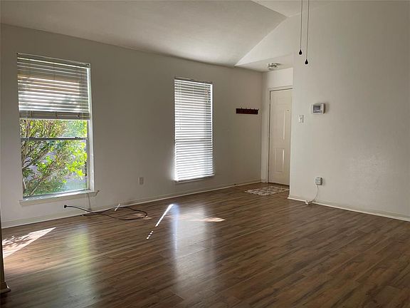 2nd image of 19966 Sycamore Valley Dr