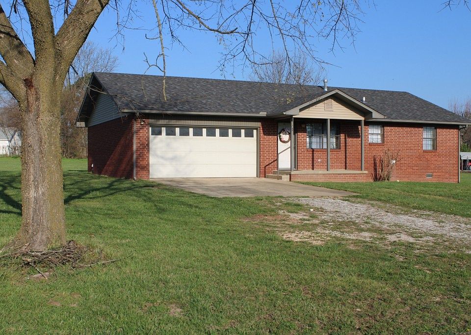1st image of 121 Zinc Rd E