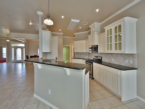 5th image of 13809 Robinson Ct