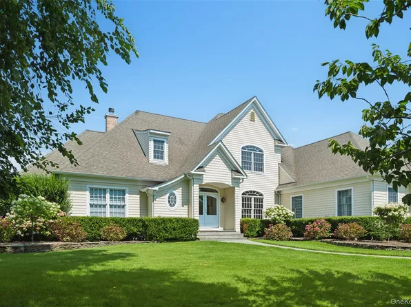 2675 Laurel Trail, Laurel, NY 11948