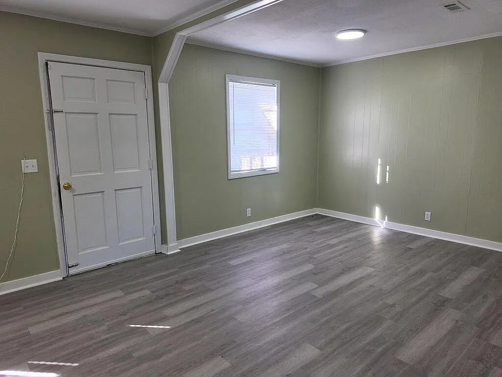 3 bed, 2.0 bath, 1292 sqft, $1,095 — Photo 3