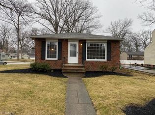 510 Columbia Rd, Bay Village, OH 44140