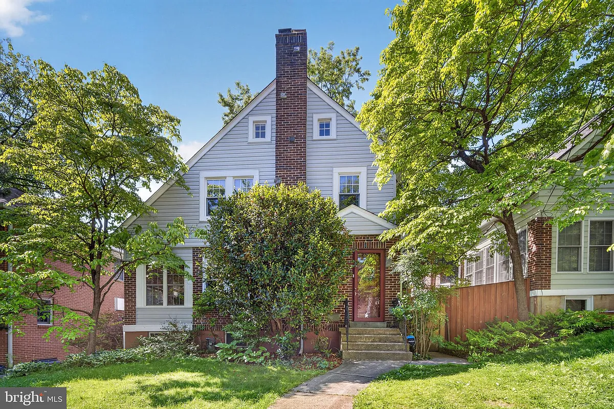 Building Photo - 3606 Jocelyn St NW