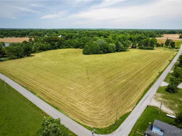  S Alsup Road, Scottsburg, IN 47170