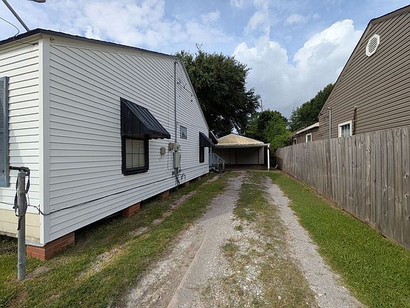 2nd image of 3801 Stuart Ave