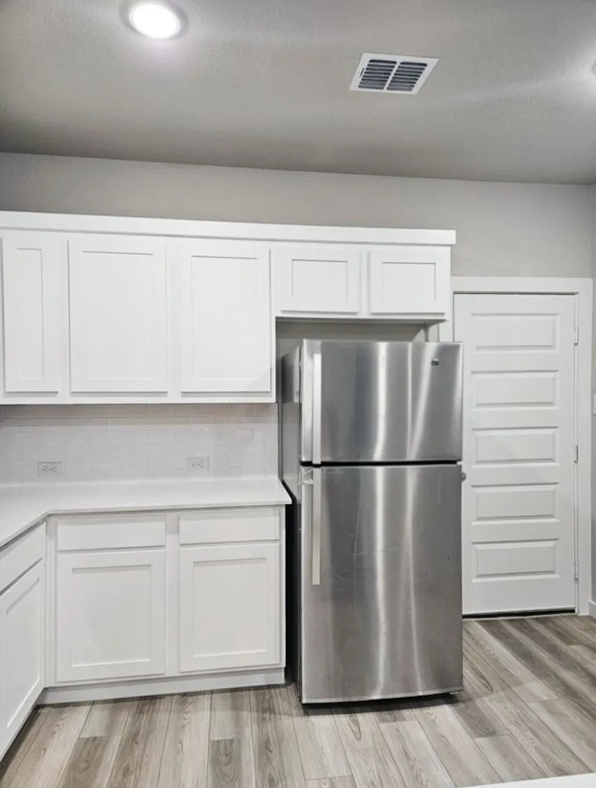 3 bed, 2.5 bath, 1990 sqft, $2,200 — Photo 4