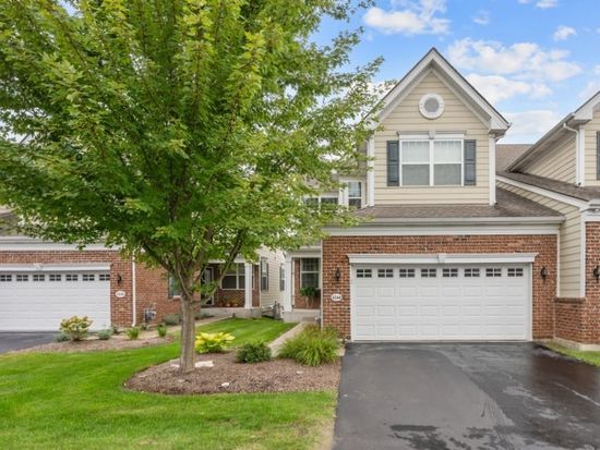 1244 Falcon Ridge Dr, Elgin, IL 60124