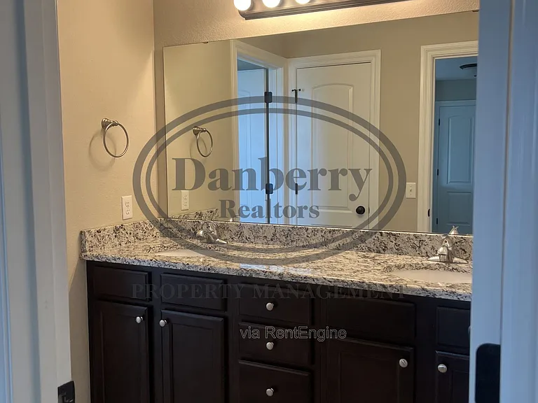 8914 Red Hawk Ct — Photo 8