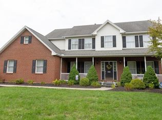 4461 Loraine Ln, Bethlehem, PA 18017