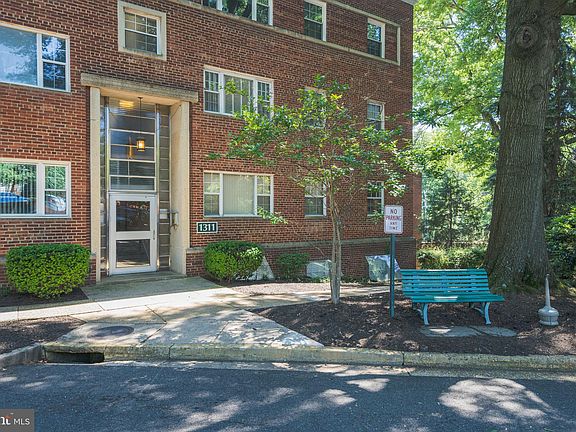 3rd image of 1311 N Ode St APT 602