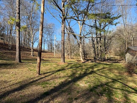 3rd image of 280 Brewer Hill Rd