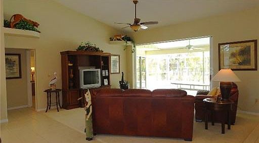 4th image of 24252 Vincent Ave