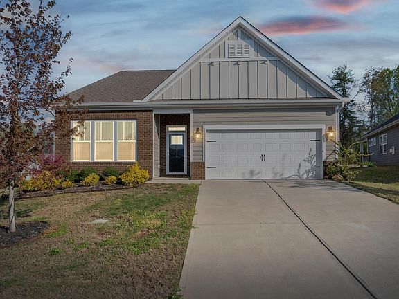 3rd image of 516 Raleighwood Ln