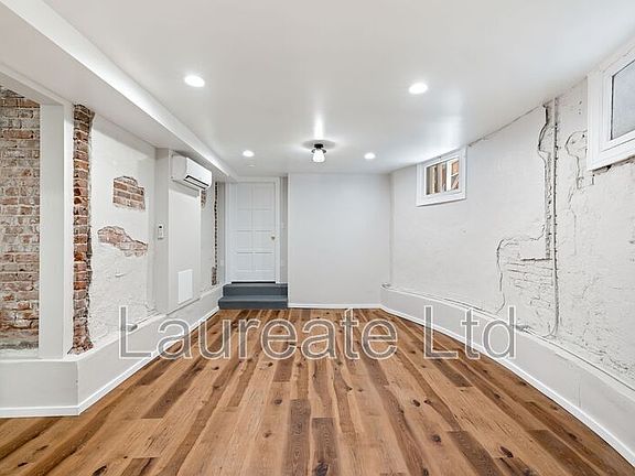 3rd image of 1126 N Lafayette St #5