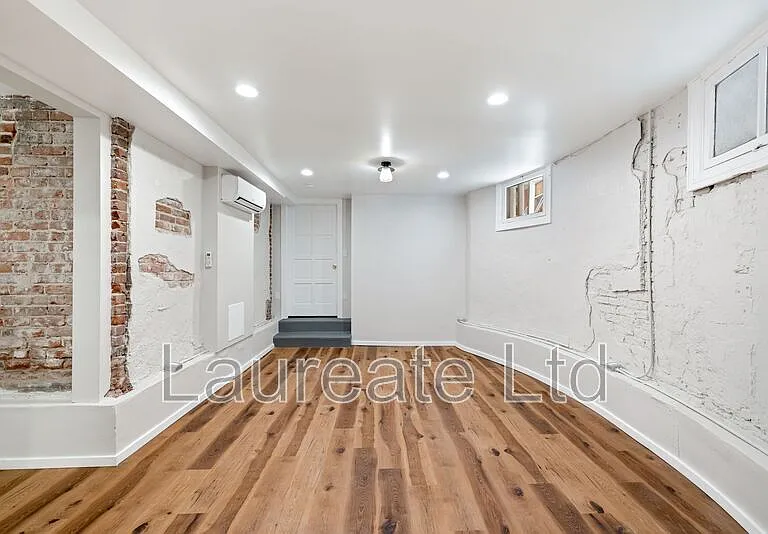1126 N Lafayette St #5 — Photo 3