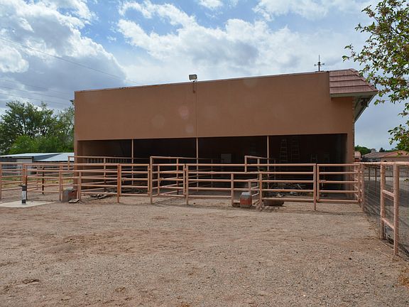 2nd image of 520 Paseo Del Bosque NW