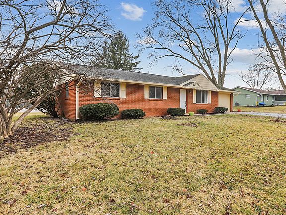 3rd image of 641 Lake View Dr