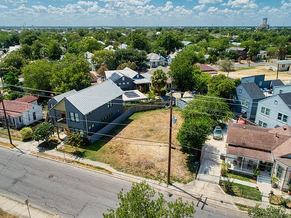 2nd image of 421 Labor St