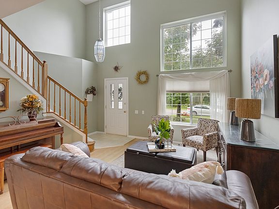 3rd image of 1459 Cheriton Cir