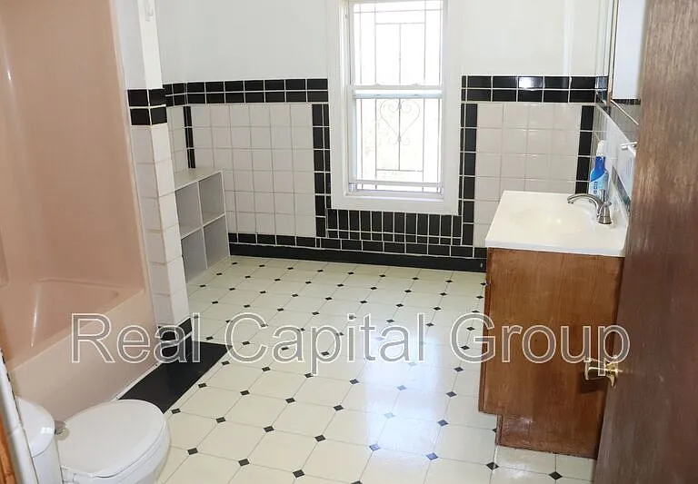 524 Summit Ave — Photo 11