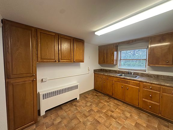 4th image of 12 Smith St APT 2