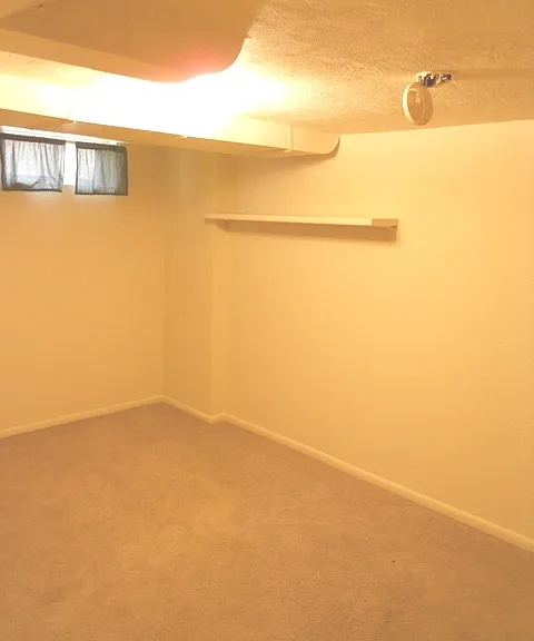533 22nd St — Photo 5