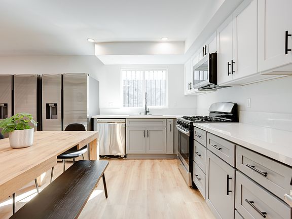 2nd image of 1224 W 37th Pl #1224RM301