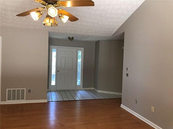 3rd image of 1630 Omie Way