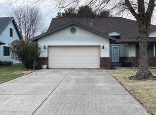 2611 S Chase Dr, Springfield, IL 62704