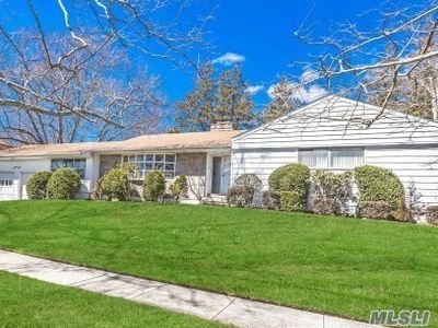 63 King Walk, Massapequa Park, NY, 11762