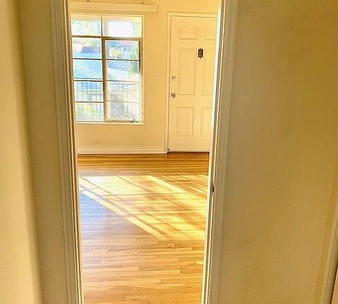 4th image of 5109 Marlborough Dr Floor 2