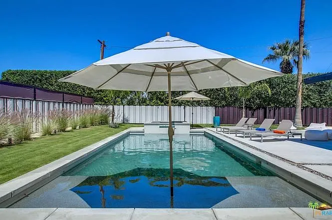 1 bed, 1.0 bath, 493 sqft, $2,200 — Photo 1
