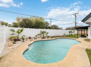 153 Doris Dr, Universal City, TX 78148