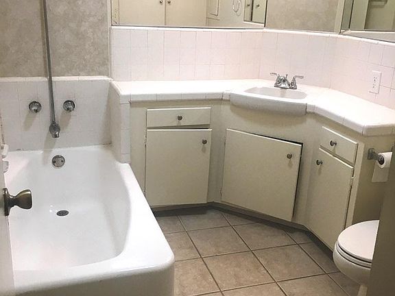 4th image of 200 N Minnesota Ave APT 22