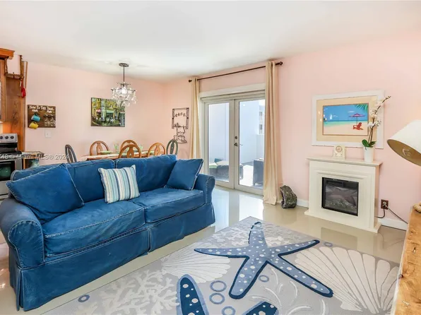 320 S Surf Rd APT 202, Hollywood, FL 33019