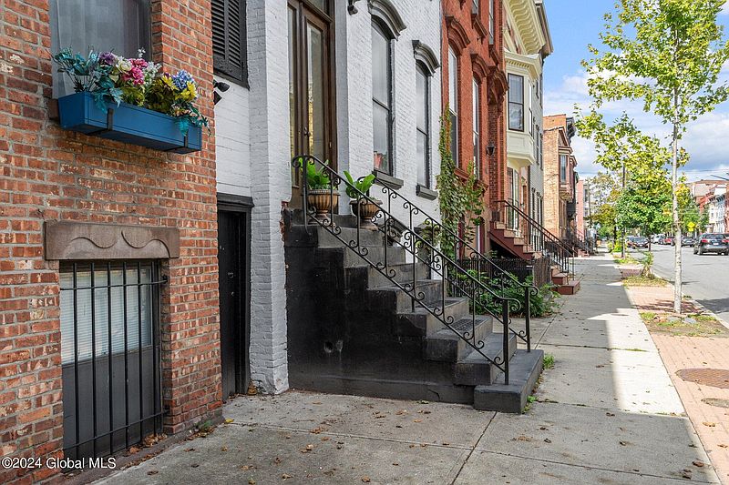 2nd image of 358 Madison Avenue
