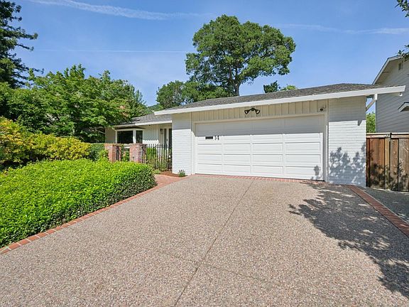 4th image of 14 Mount Wittenburg Court