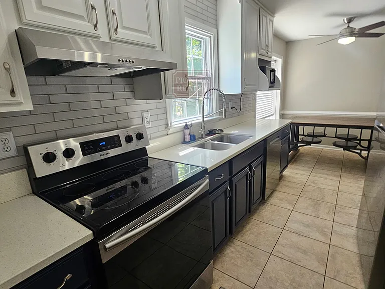 5305 Hill Dr — Photo 22