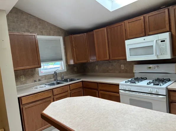 68 Ramapo Rd Floor 1, Garnerville, NY 10923