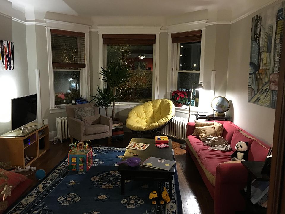 1st image of 825 W Diversey Pkwy APT 2W