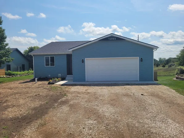 14869 Hilltop Dr, Cement City, MI 49233
