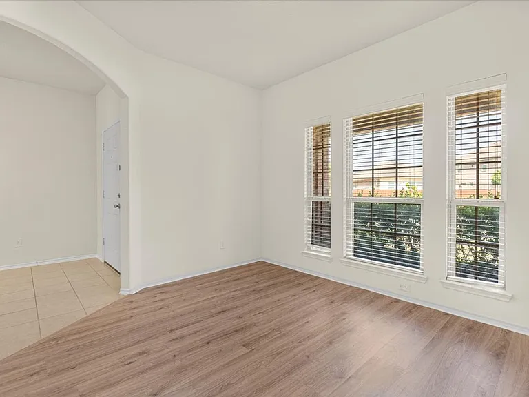 1729 Park Trails Blvd — Photo 25