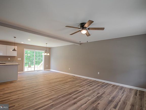 4th image of 302 Church St