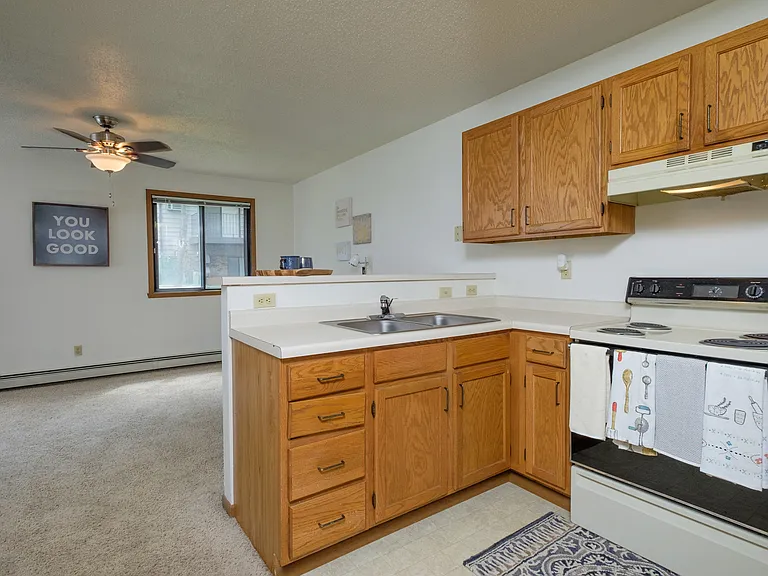 Fargo, ND Flickertail Apartments | Kitchen