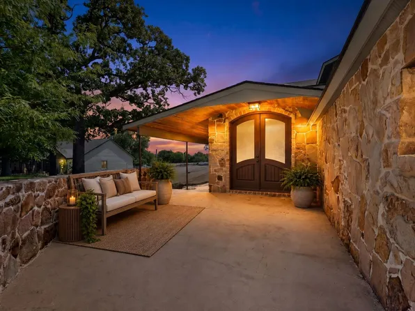 1880 Houston Rd, Burleson, TX 76028