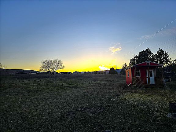 2nd image of 40551 Tower Rd