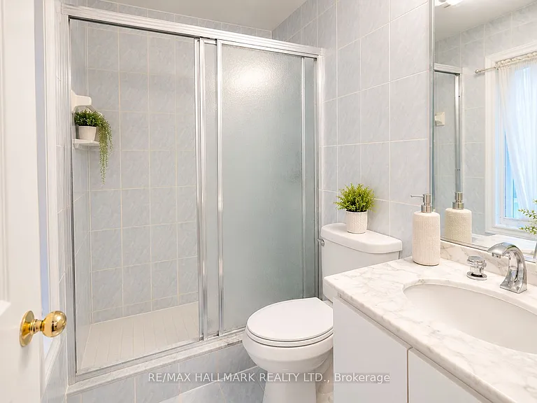 51 Risebrough Ave — Photo 22