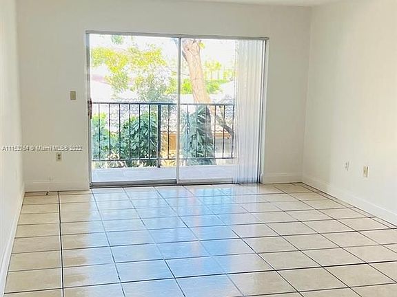 2nd image of 555 NE 123rd St APT 204B